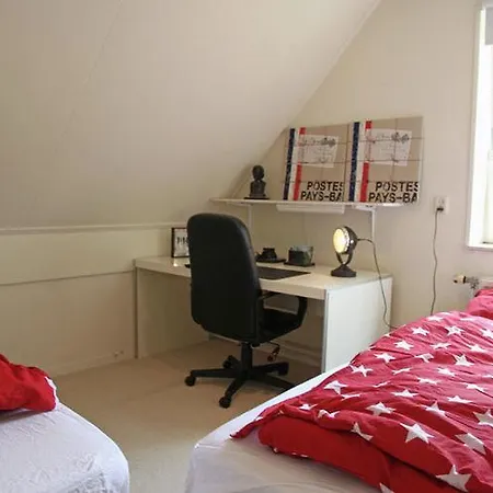 Holiday Bergense Hoek بيت للعطل *